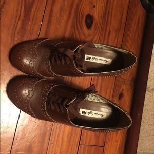 American Eagle Booty Heals